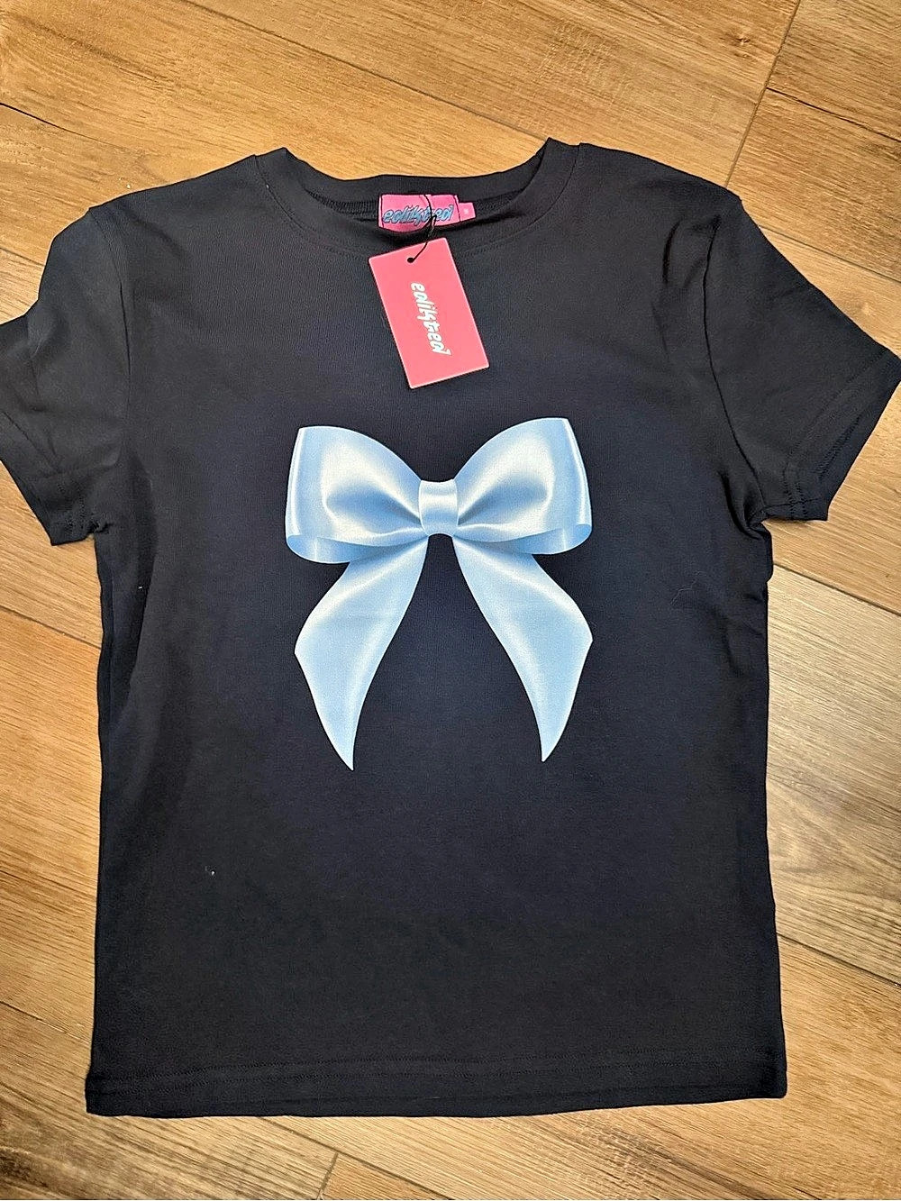 Edikted Bow Graphic Short Sleeve Tee NWT